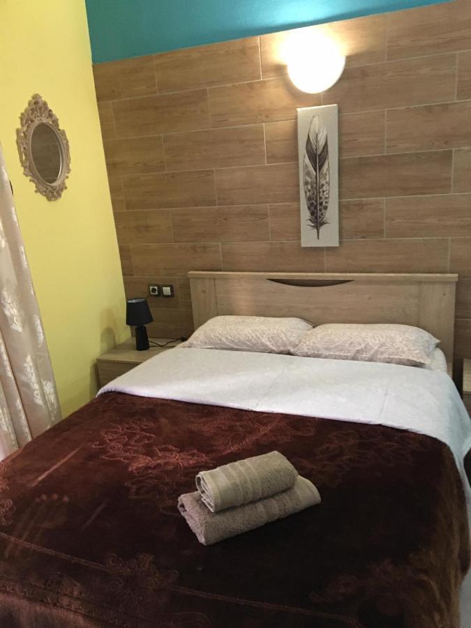 G M 2 Rooms Kentro In The Heart Of The City Larissa Exterior foto